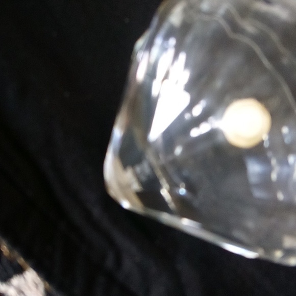 Swarovski pearl in a clam shell vintage retired mint in container - Picture 8 of 8